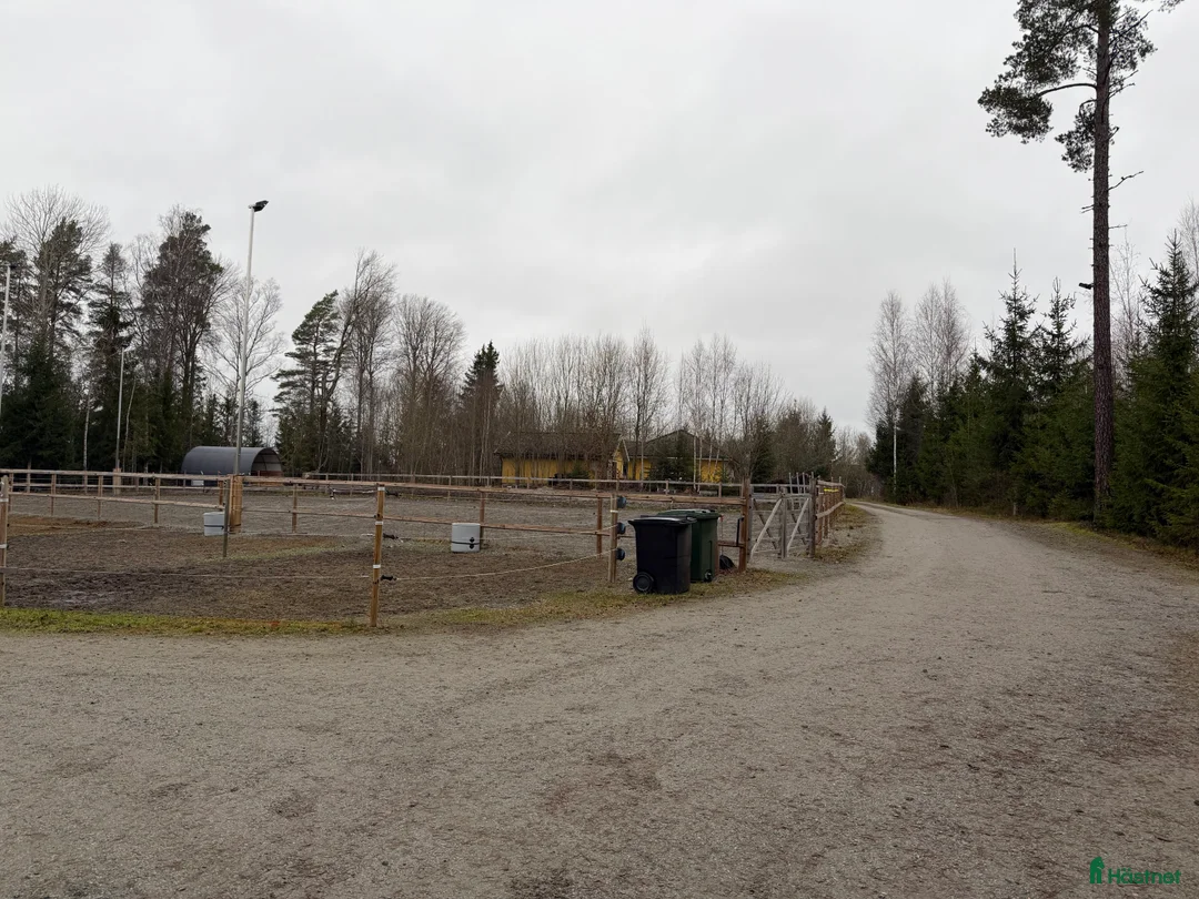  stallplats finnes: Stallplats Romfartuna Igelsta i Västerås - Annons 5