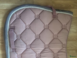 Schabrak & Vojlockar hästutrustning till salu: Rosa es i Hallstahammar - Annons 18