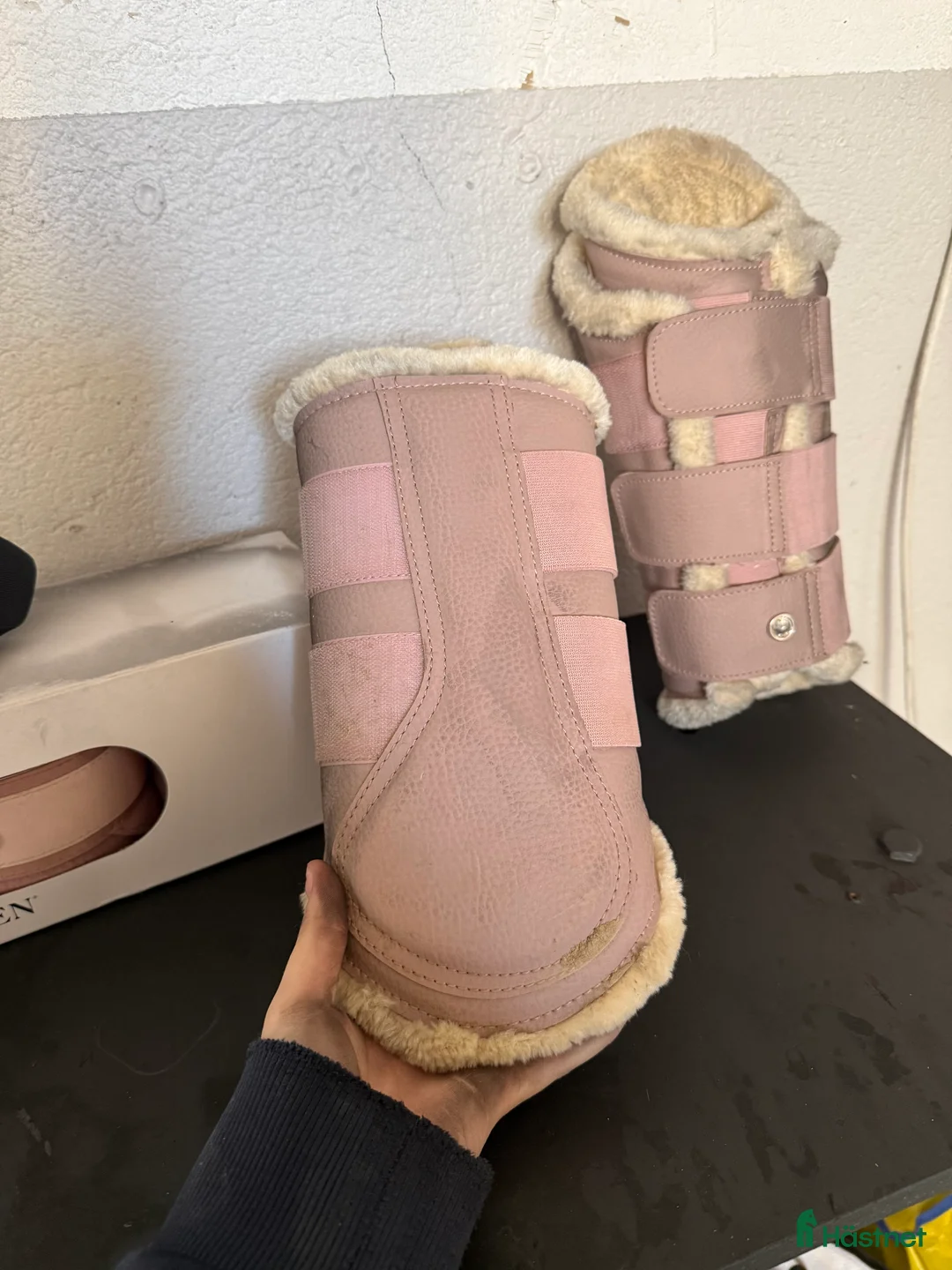 Benskydd hästutrustning till salu: Fina rosa PS damasker  i Stora Skedvi - Annons 2