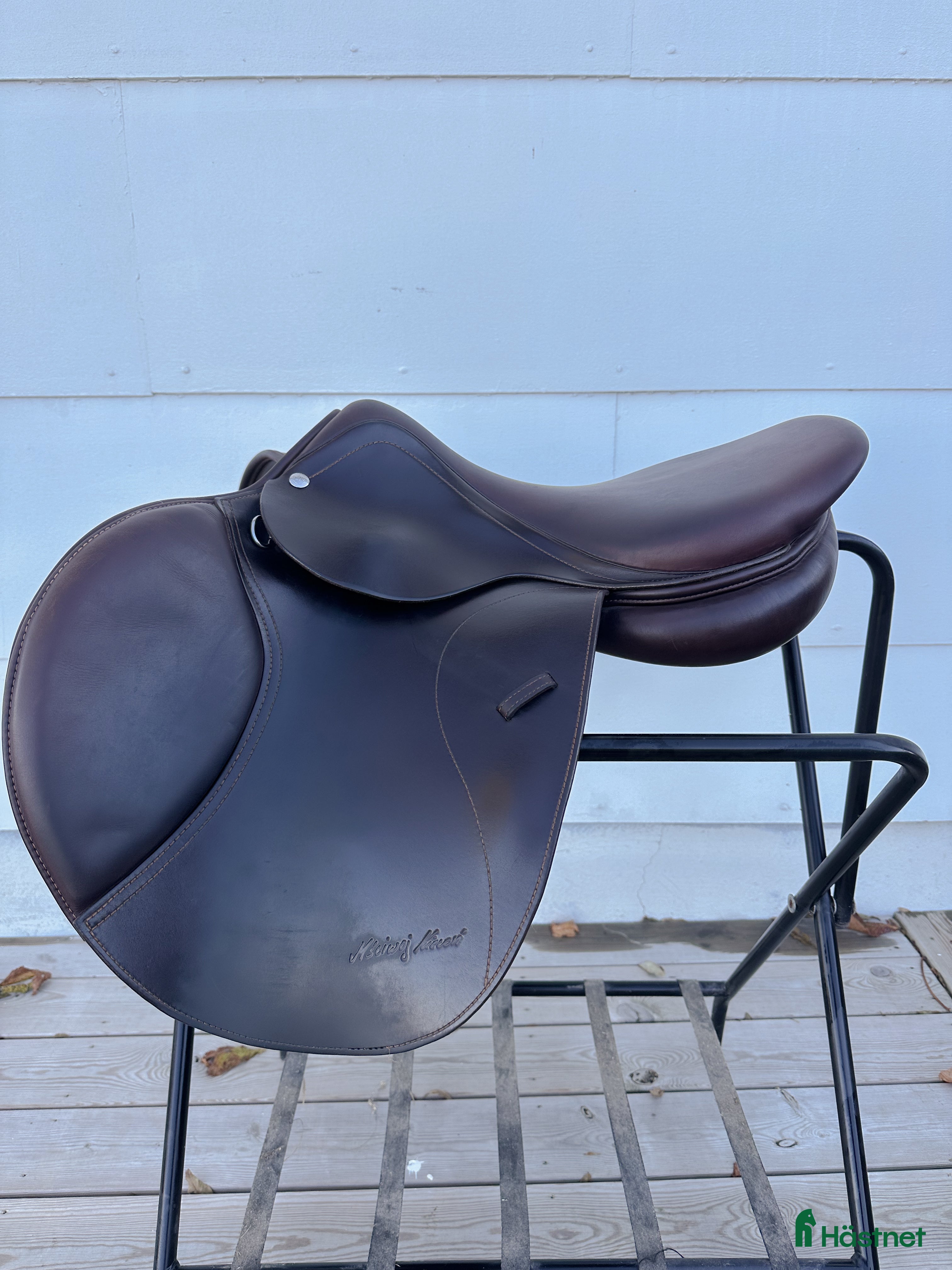 Sadlar hästutrustning till salu: Daw-Mag hoppsadel  i Väröbacka - Annons 1