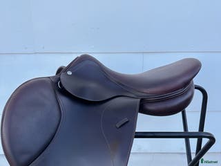 Sadlar hästutrustning till salu: Daw-Mag hoppsadel i Väröbacka - Annons 1