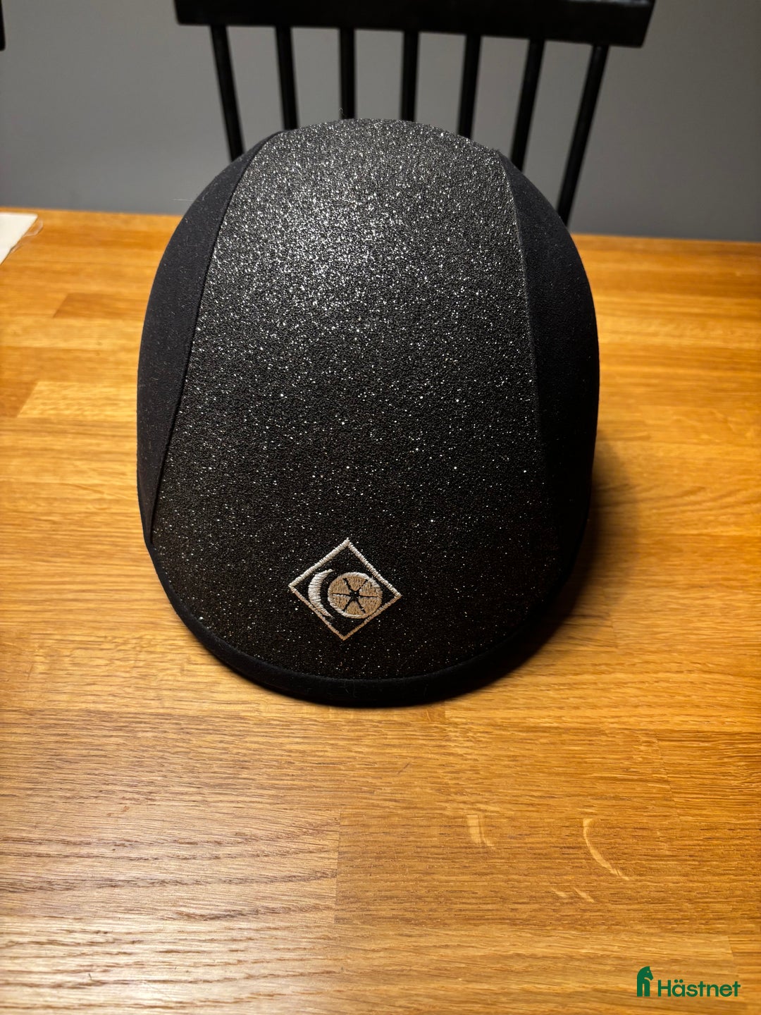 Hjälmar ryttarutrustning till salu: Ridhjälm YR8 Sparkling i Hjälteby - Annons 2