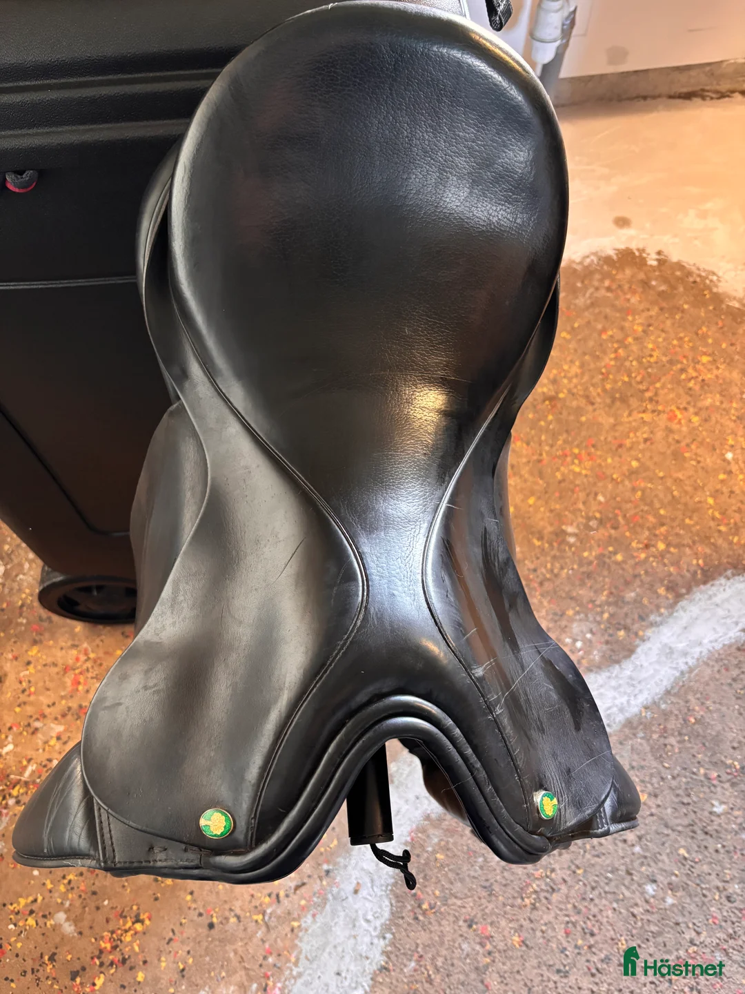 Sadlar hästutrustning till salu: Ställbar dressyrsadel  i Tibro - Annons 1
