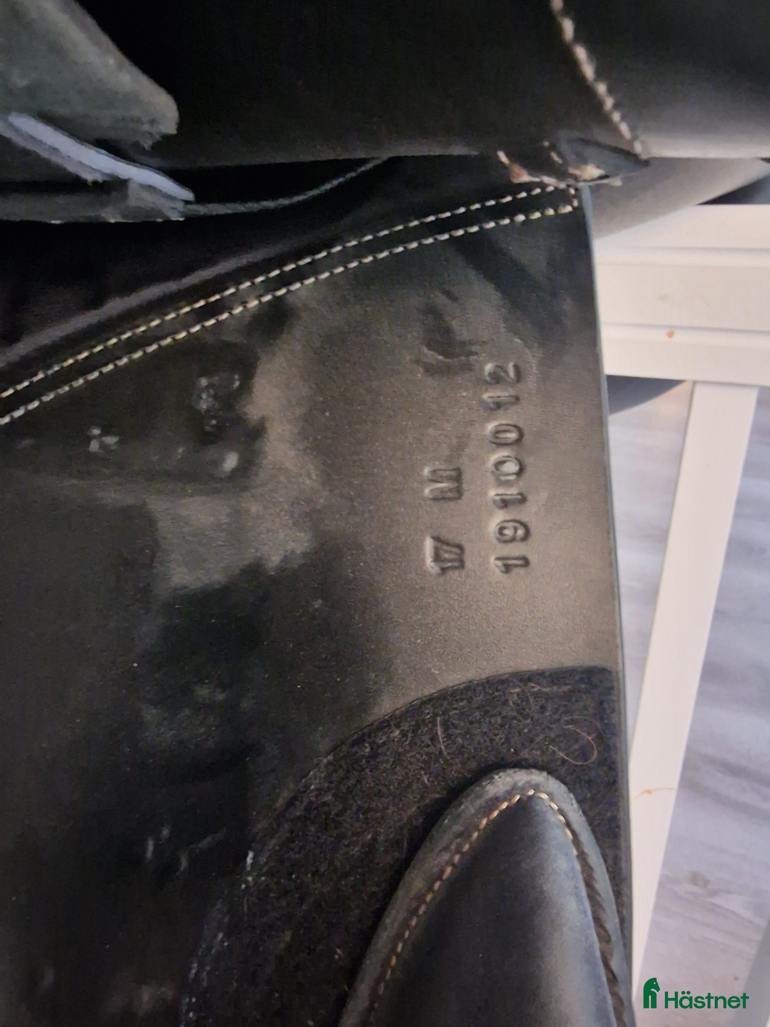 Sadlar hästutrustning till salu: Lippo hoppsadel säljes i Ösmo - Annons 1