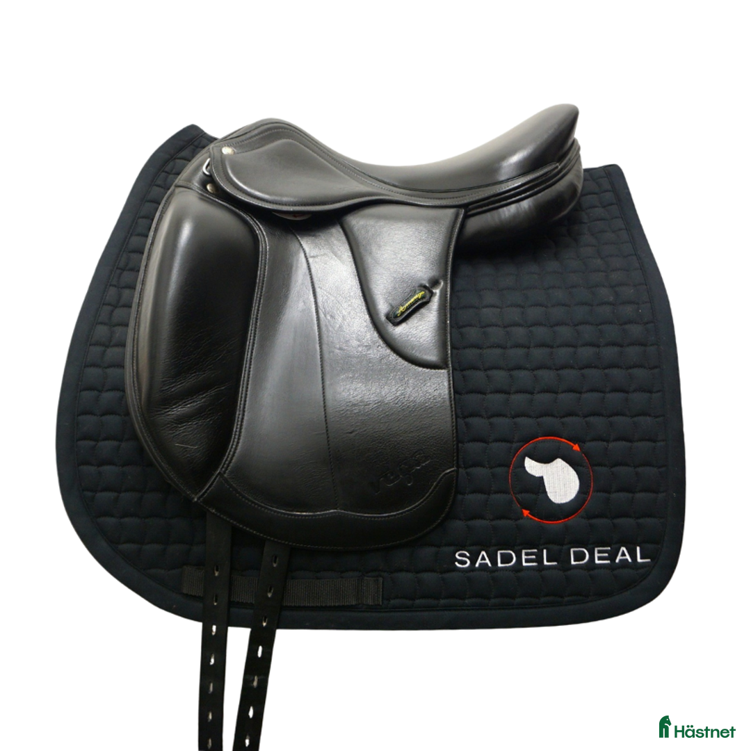 Sadlar hästutrustning till salu: Dressyrsadel Amerigo CC Vega 17" i Upplands Väsby - Annons 1