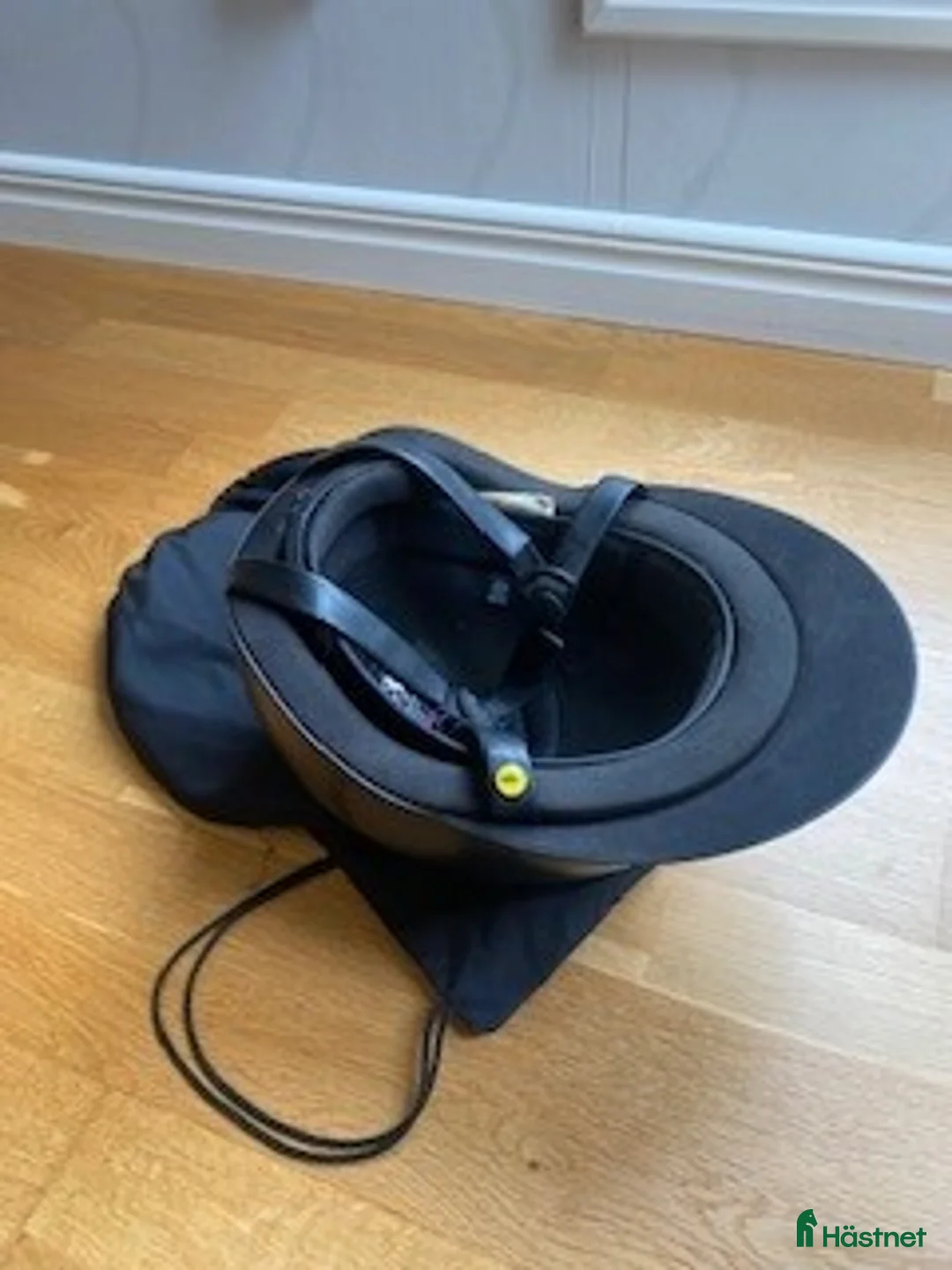 Hjälmar ryttarutrustning till salu: B Vertigo Svart/silver - Annons 2