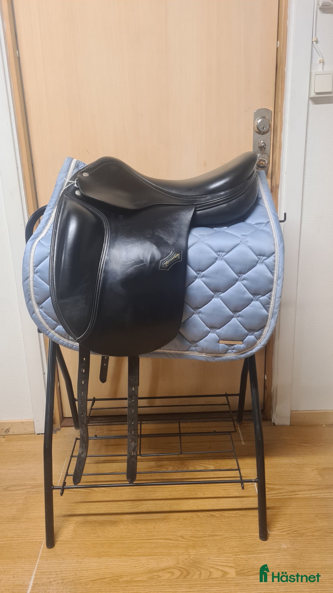 Sadlar hästutrustning till salu: Amerigo Vega Island i Hamneda - Annons 1