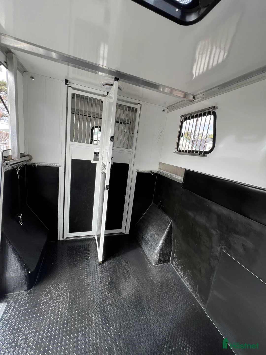 Hästlastbilar  fordon & transport till salu: Billigaste 2021:an i Sverige… Endast 3000 Mil - Annons 10