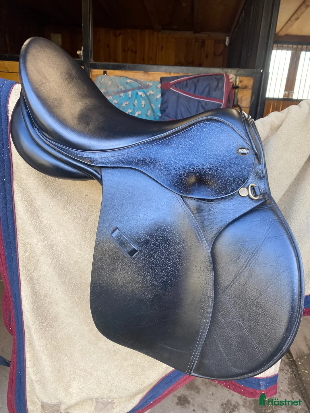 Sadlar hästutrustning till salu: Globus sadel till salu i Söderköping - Annons 1