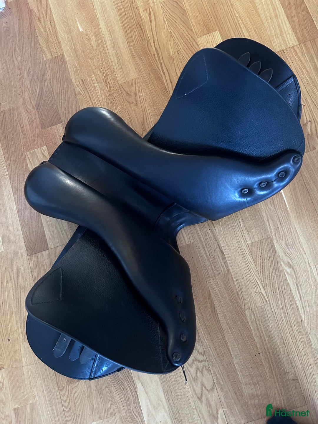 Sadlar hästutrustning till salu: Knights Siddhant hoppsadel i Varberg - Annons 7