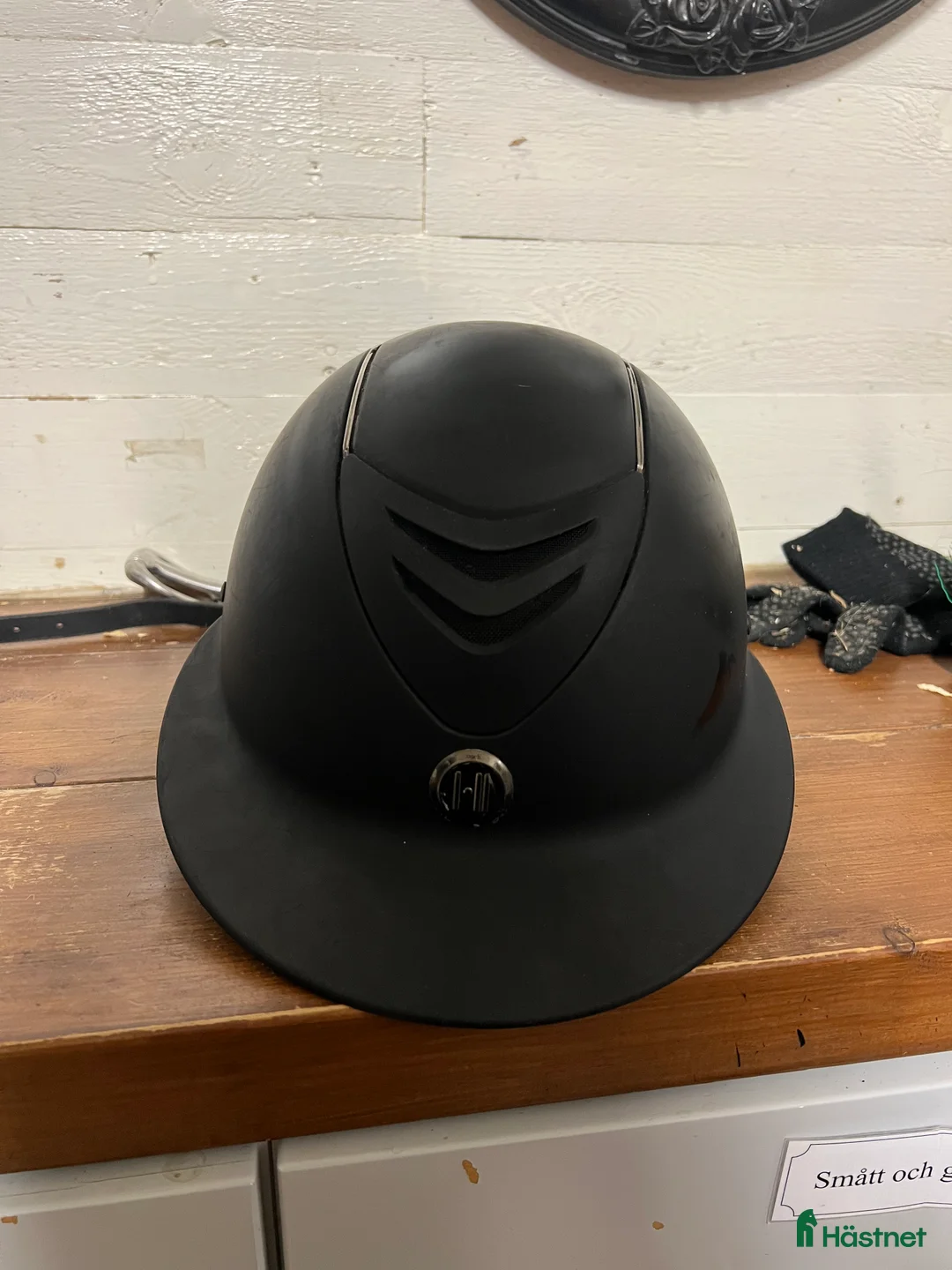 Hjälmar ryttarutrustning till salu: MIPS oneK hjälm i Umeå - Annons 1