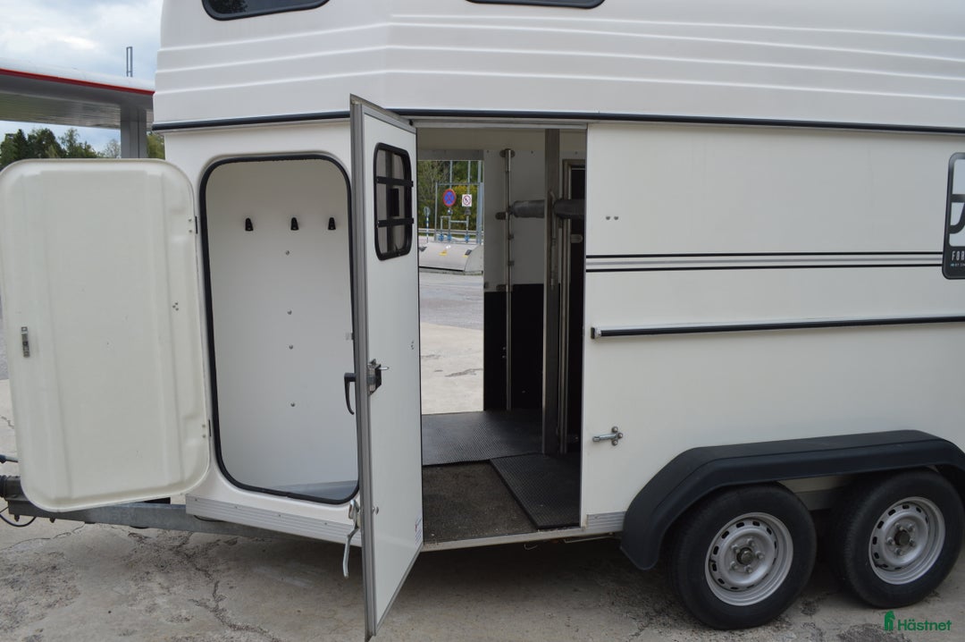 Hästtransporter  fordon & transport till salu: Forzab Futuro 220SEH 2018, Totalvikt 1990 kg i Kvicksund - Annons 6