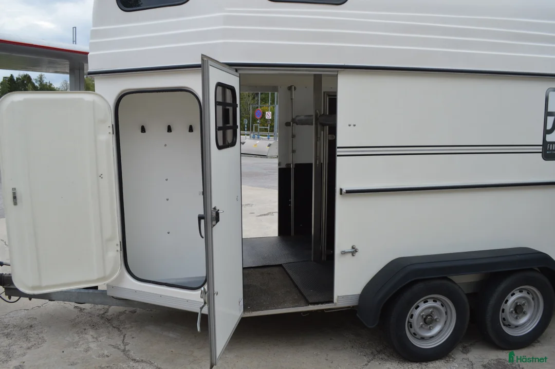 Hästtransporter  fordon & transport till salu: Forzab Futuro 220SEH 2018, Totalvikt 1990 kg i Kvicksund - Annons 6