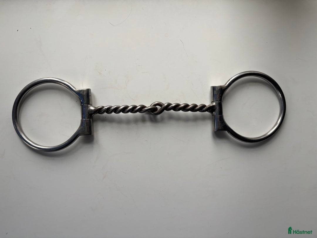 Bett hästutrustning till salu: Westernbett och curbs i Kil - Annons 3