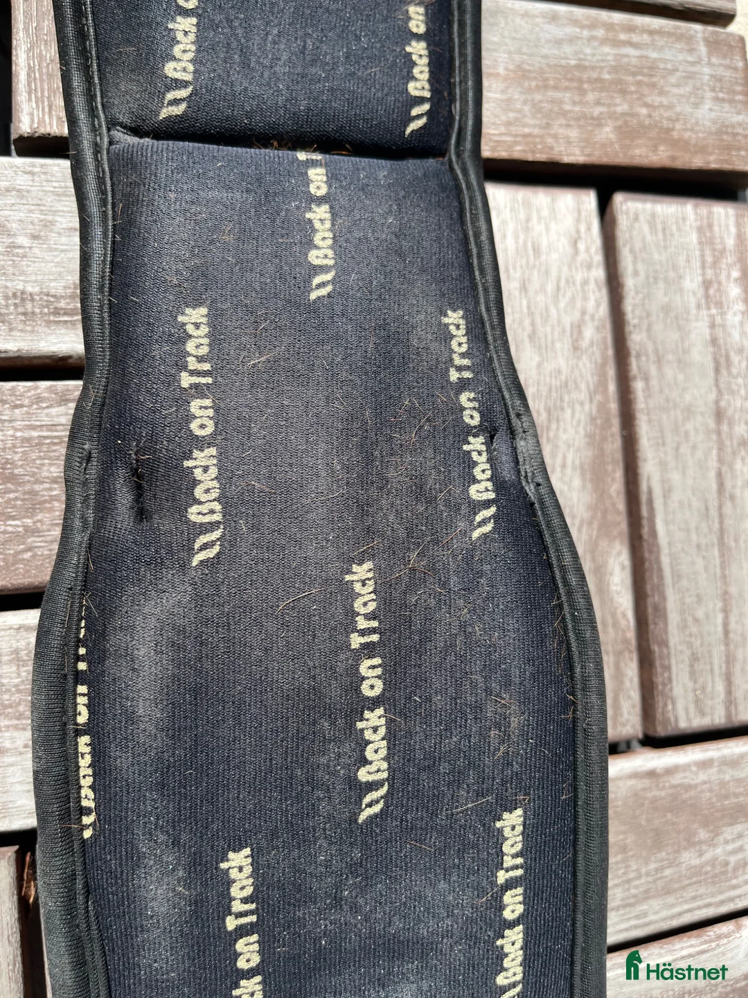 Sadeltillbehör hästutrustning till salu: Back on track sadelgjord dressyr, 50cm - Annons 3