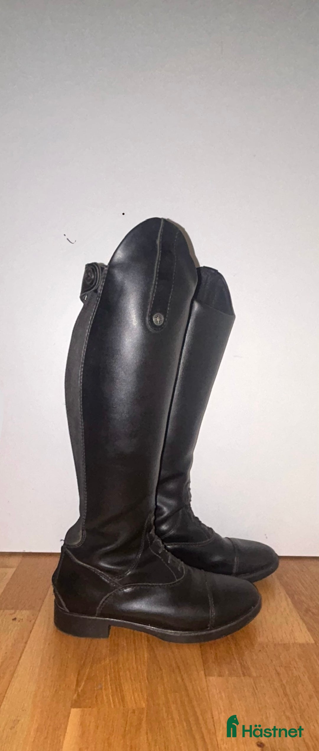 Ridstövlar ryttarutrustning till salu: Läder stövlar storlek 36 i Bergshamra - Annons 1