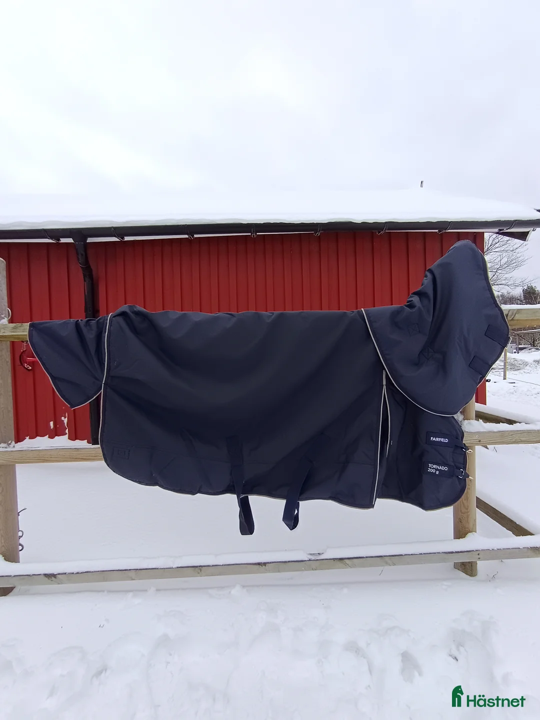 Täcken hästutrustning till salu: Nytt 200-grams-täcke i Torslanda - Annons 2