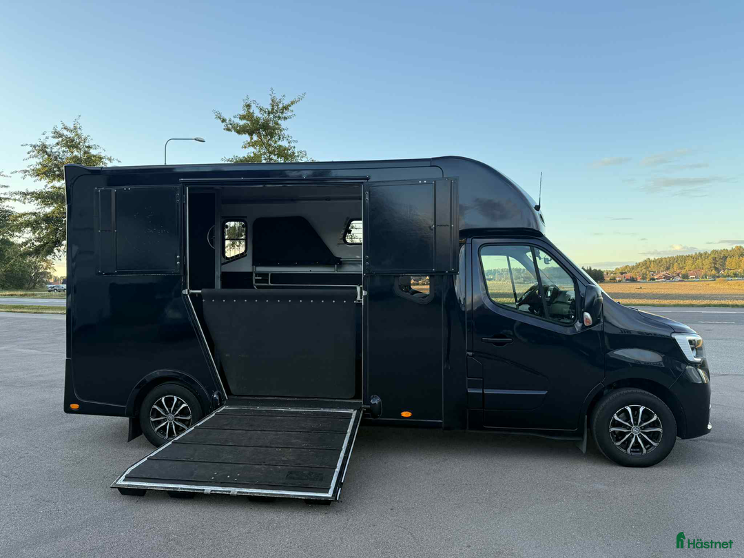 Hästlastbilar  fordon & transport till salu: PRENTKI/HORSEPARTNER 5 SITS STUTERI  i Köping - Annons 5