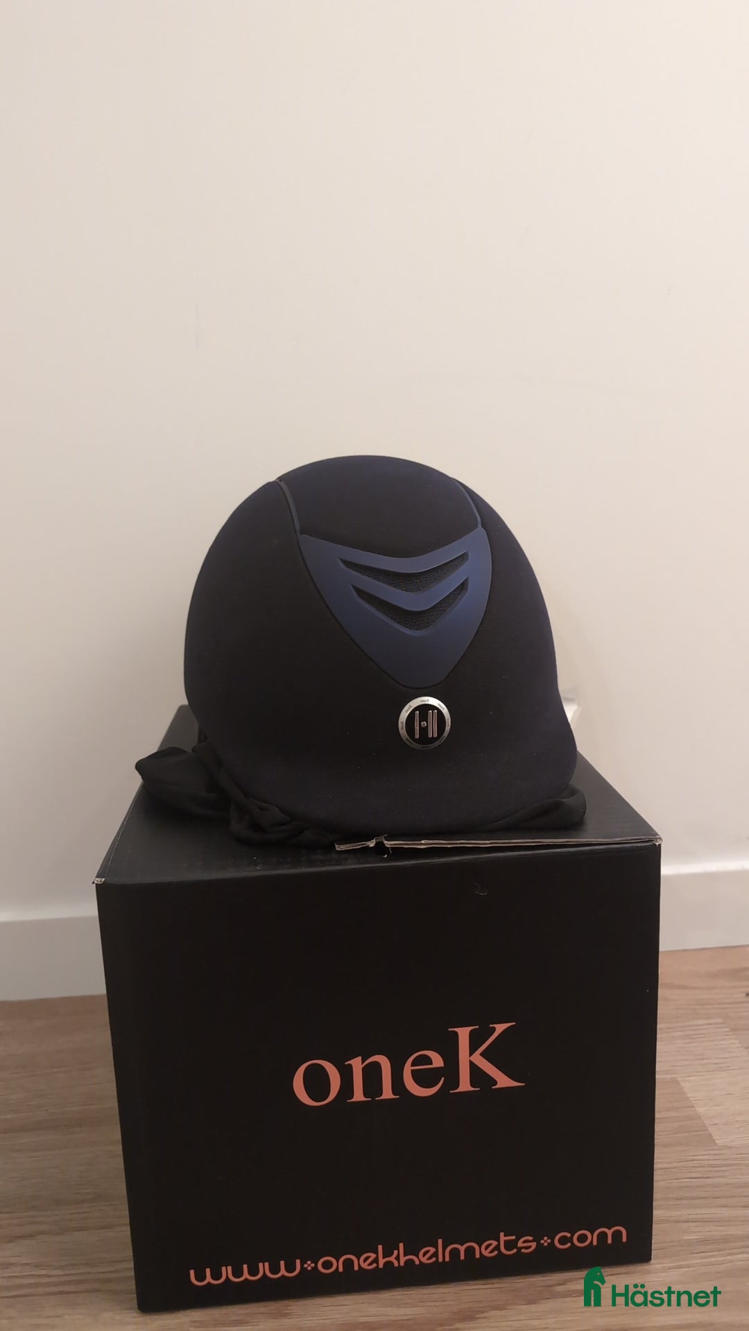 Hjälmar ryttarutrustning till salu: One K ridhjälm navy i Kalmar - Annons 1