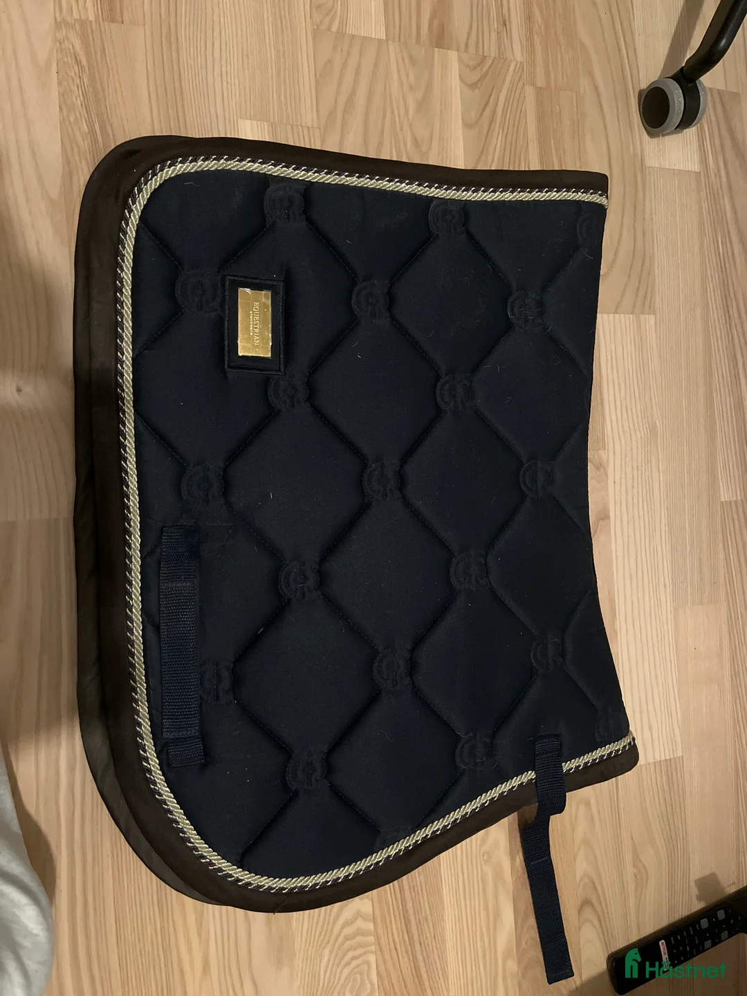 Schabrak & Vojlockar hästutrustning till salu: Equestrian Stockholm royal classic  i Åkersberga - Annons 3