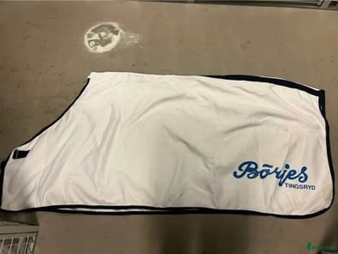 Täcken hästutrustning till salu: Börjes fleecetäcke i Göteborg - Annons 1