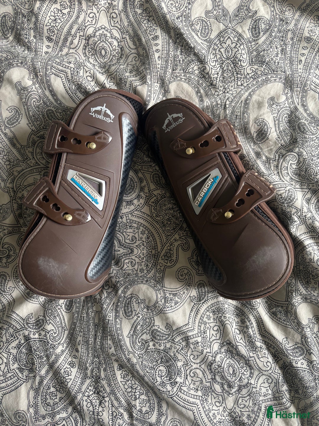 Benskydd hästutrustning till salu: Veredus benskydd i Vinninga - Annons 1