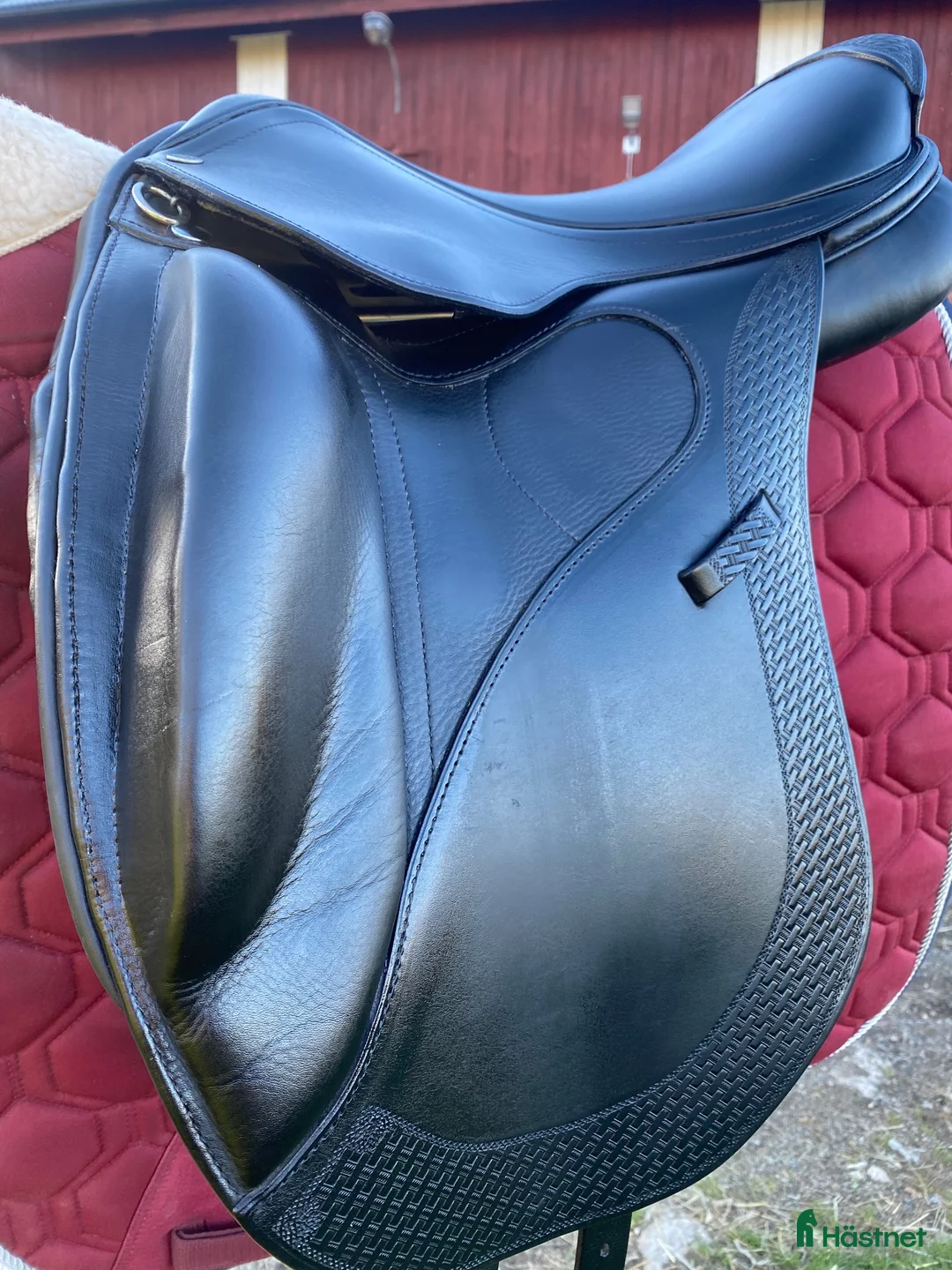 Sadlar hästutrustning till salu: Ergo X2 Flap B1 dressyrsadel i Stockholm - Annons 2