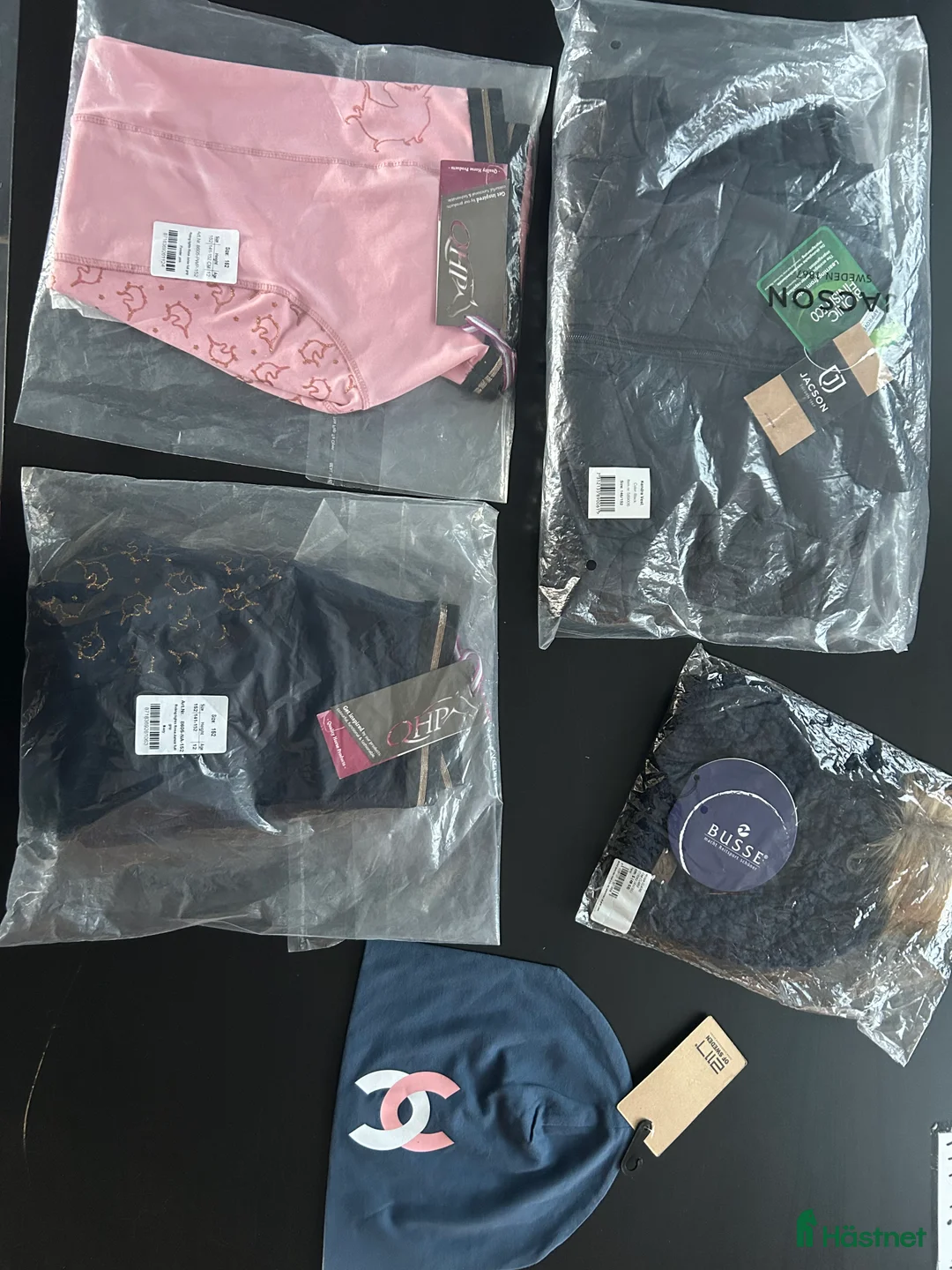 Ridbyxor ryttarutrustning till salu: Nya oanvända ridtights, väst och mössor i Vellinge - Annons 1