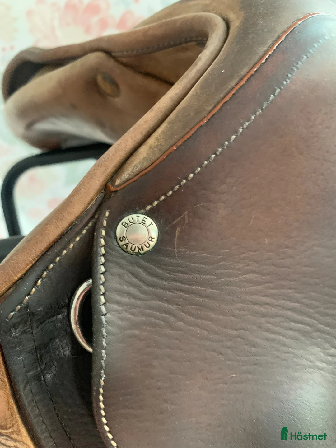 Sadlar hästutrustning till salu: Äldre Butet hoppsadel - Annons 5