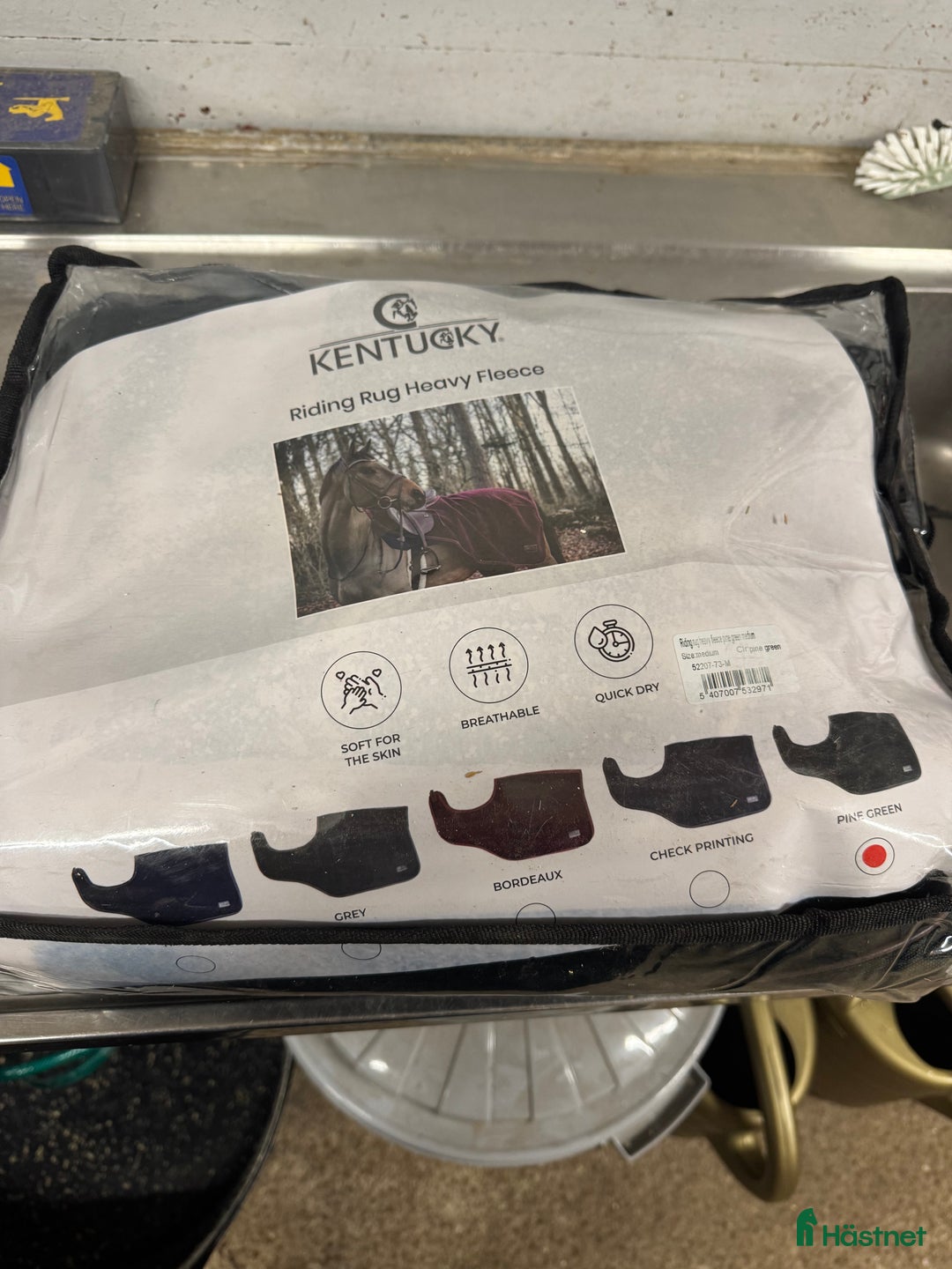 Täcken hästutrustning till salu: Nytt Kentucky ländtäcke  i Lyckeby - Annons 1