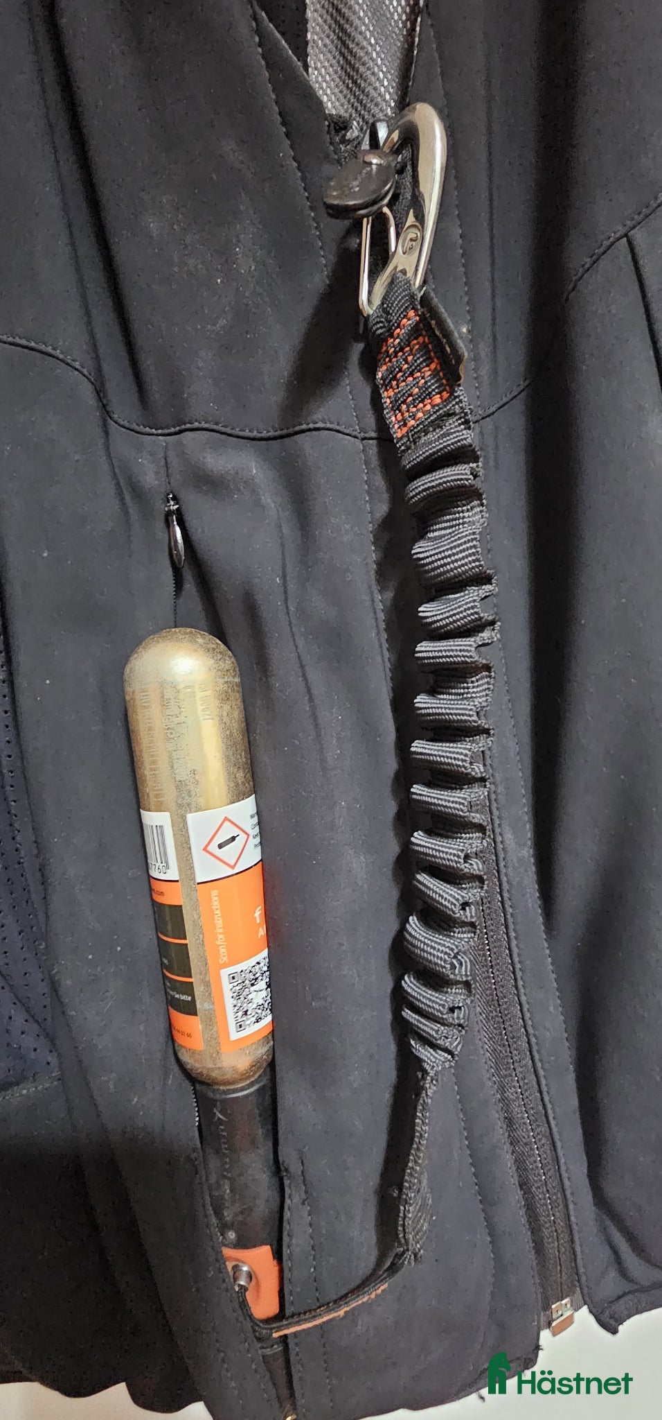 Säkerhetsvästar ryttarutrustning till salu: Freejump airbagväst – storlek M – inkl. patron - Annons 12