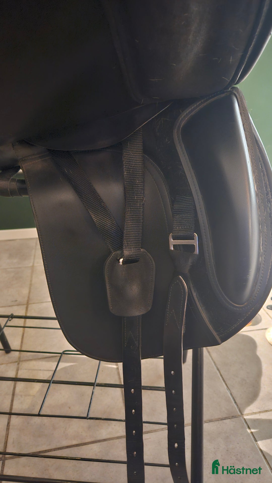 Sadlar hästutrustning till salu: Dressyrsadel 16" i Sigtuna - Annons 4