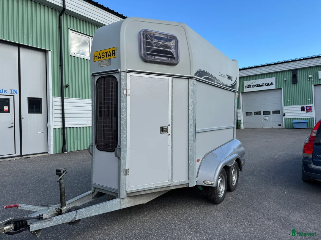 Hästtransporter  fordon & transport till salu: Thule Safir 140 E5 i Vendelsö - Annons 3