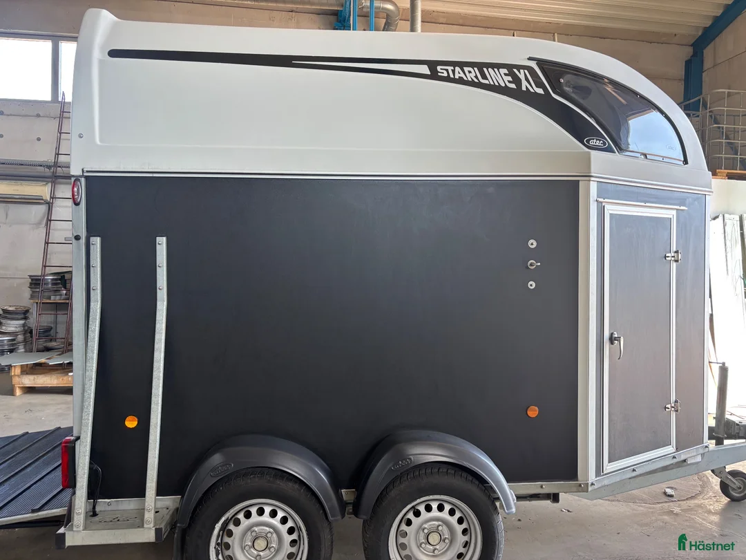 Hästtransporter  fordon & transport till salu: Sadelkammare och alu kompositgolv i Skurup - Annons 2