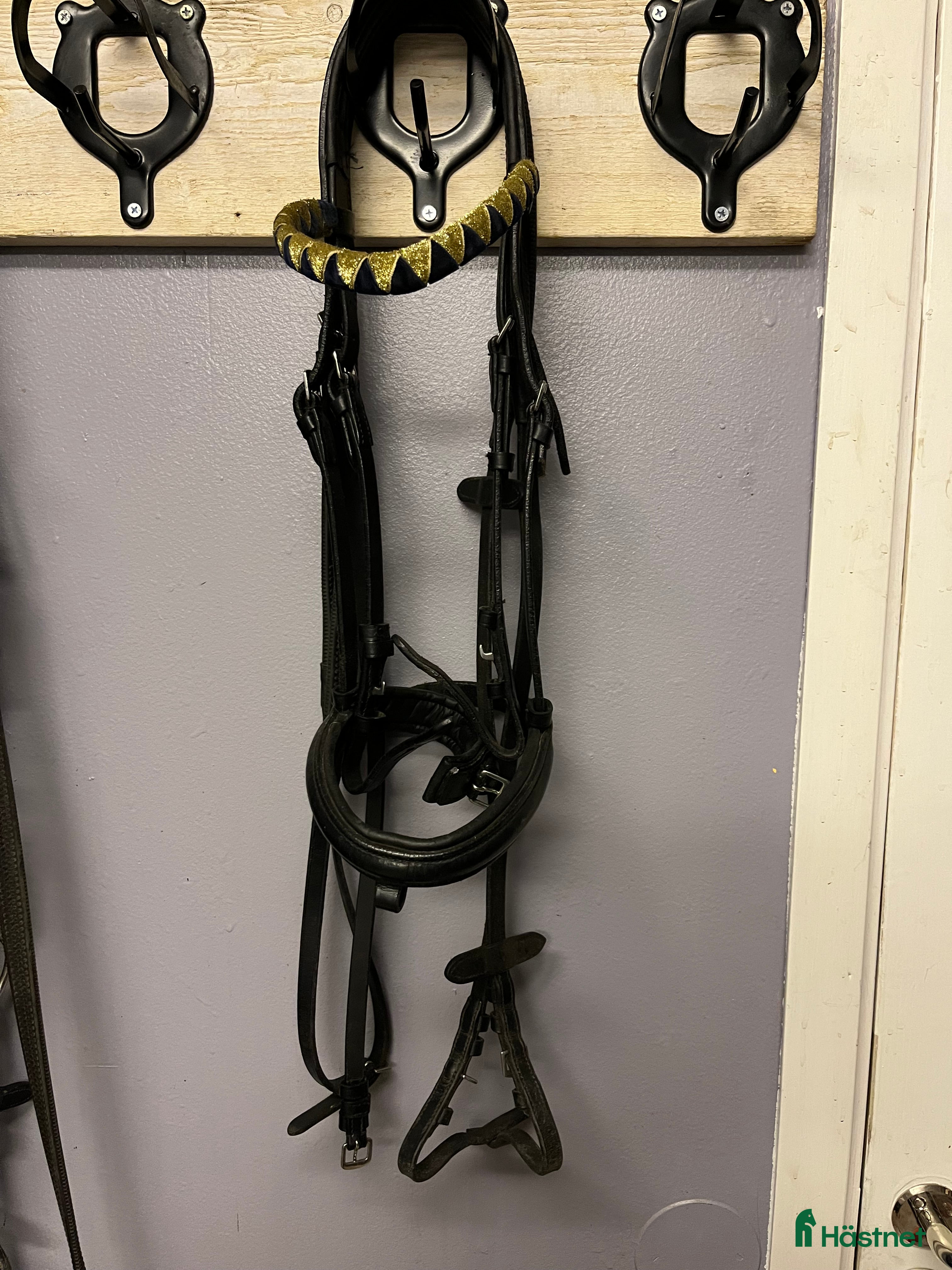 Träns hästutrustning till salu: Svart Aachenträns med gummityglar  i Hindås - Annons 2