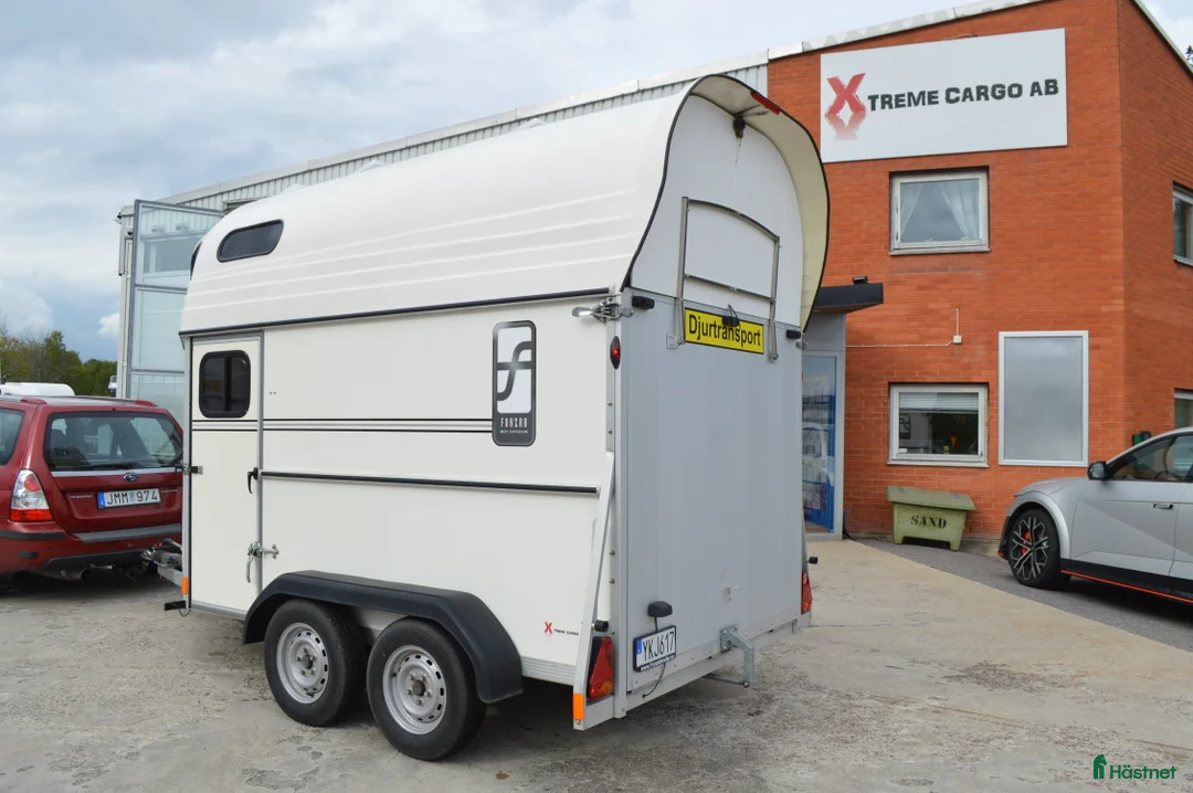 Hästtransporter  fordon & transport till salu: Forzab Futuro 220SEH 2018, Totalvikt 1990 kg i Kvicksund - Annons 3