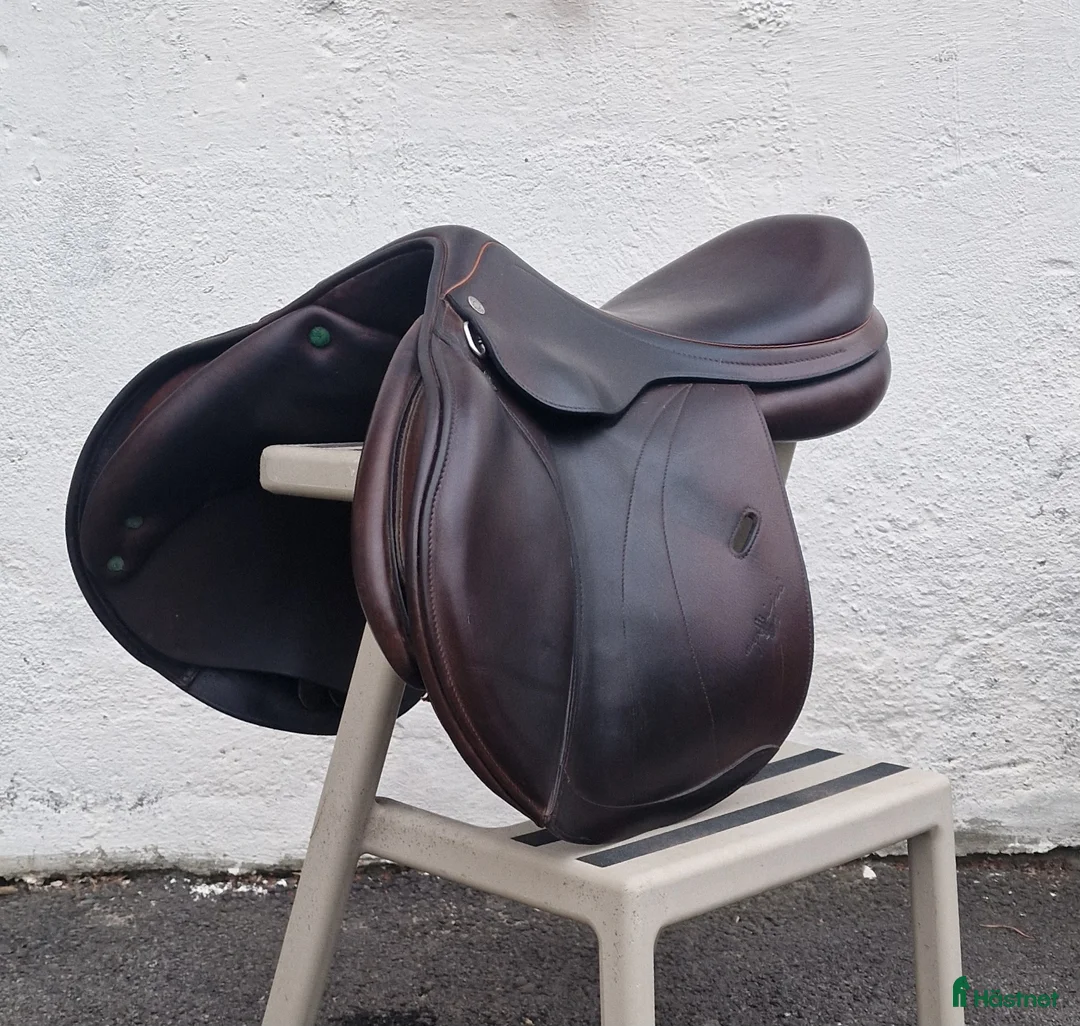Sadlar hästutrustning till salu: Equipe Expression Special i Matfors - Annons 3