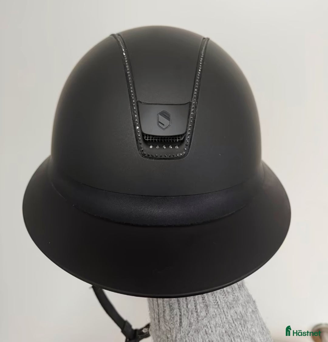 Hjälmar ryttarutrustning till salu: Miss Shield 2.0 Shadowmatt Medium  i Grängesberg - Annons 1