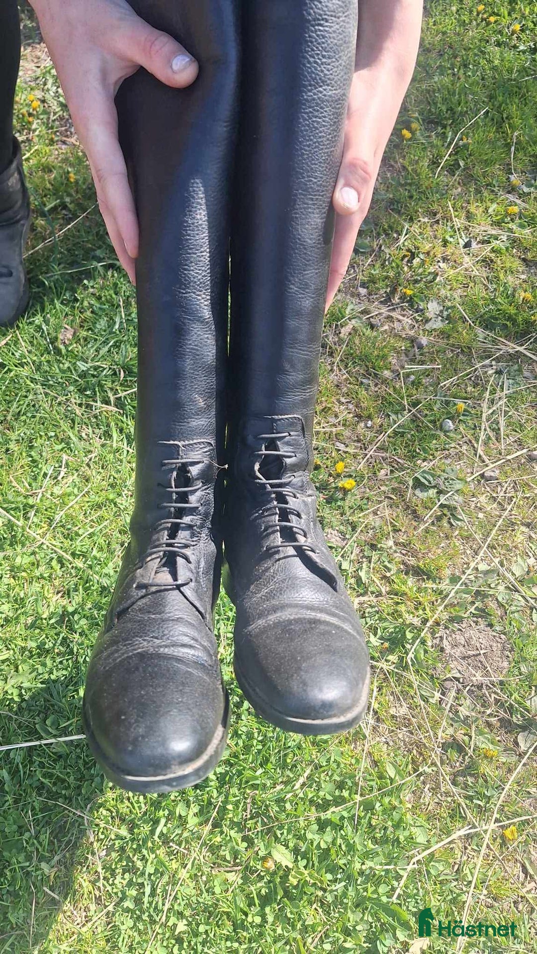 Ridstövlar ryttarutrustning till salu: Fina ridstövlar🤩 i Lidköping - Annons 3