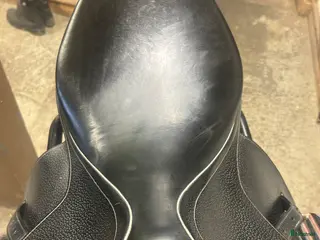 Sadlar hästutrustning Lippo Enzo hoppsadel i Växjö - Annons 2