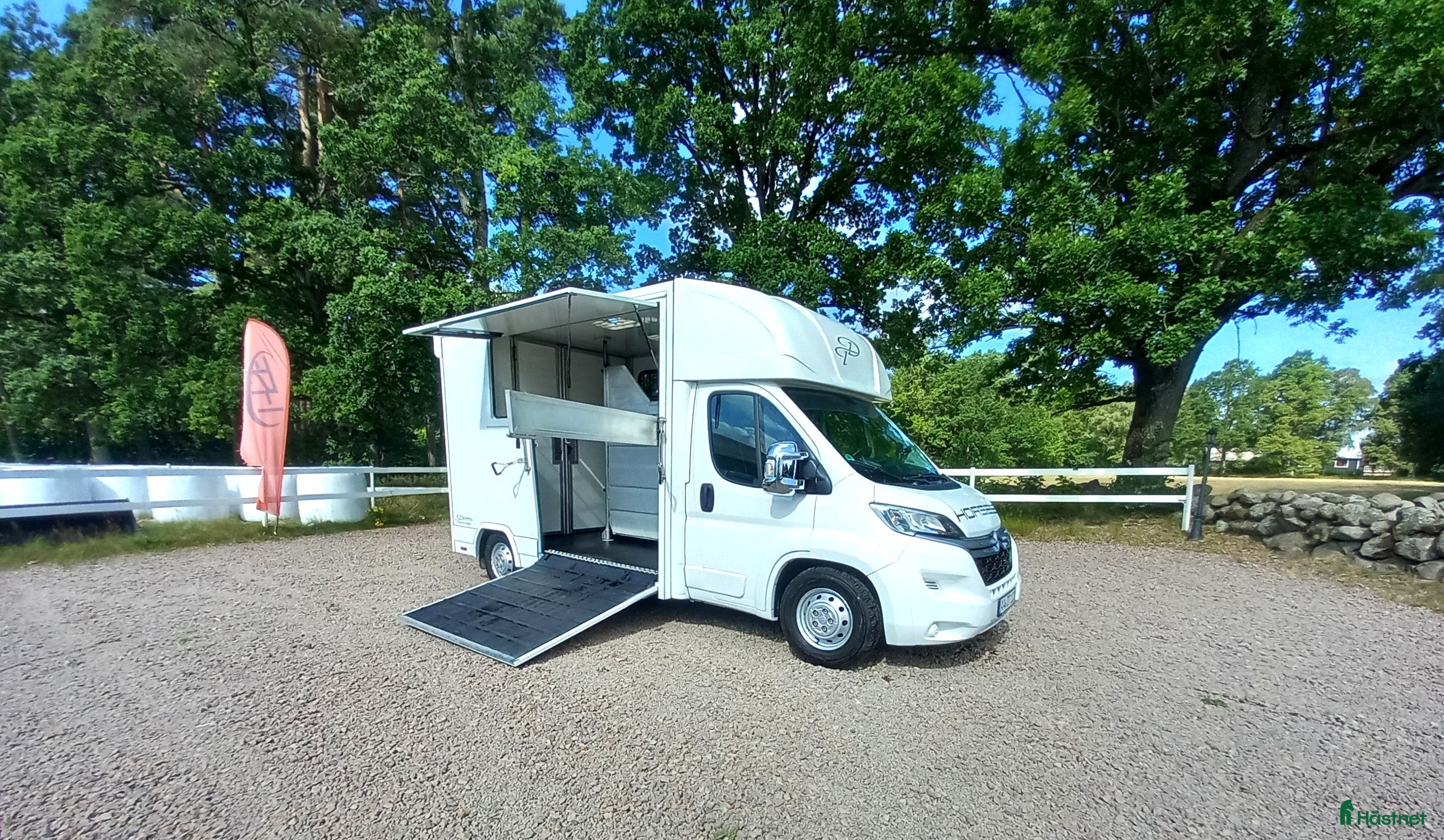 Hästlastbilar  fordon & transport till salu: Dickenherr 2-Ride Stuteri-Light i Haverdal - Annons 1