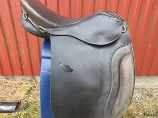 Sadlar hästutrustning Henry de rivel dressyr sadel. - Annons 12