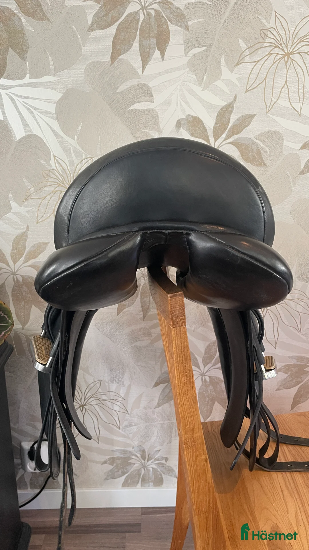 Sadlar hästutrustning till salu: Fin santa Cruz sadel! i Huddinge - Annons 4