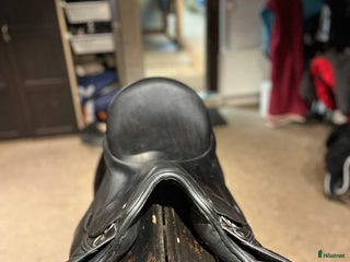 Sadlar hästutrustning till salu: Snygg sadel till salu i Norrköping - Annons 1
