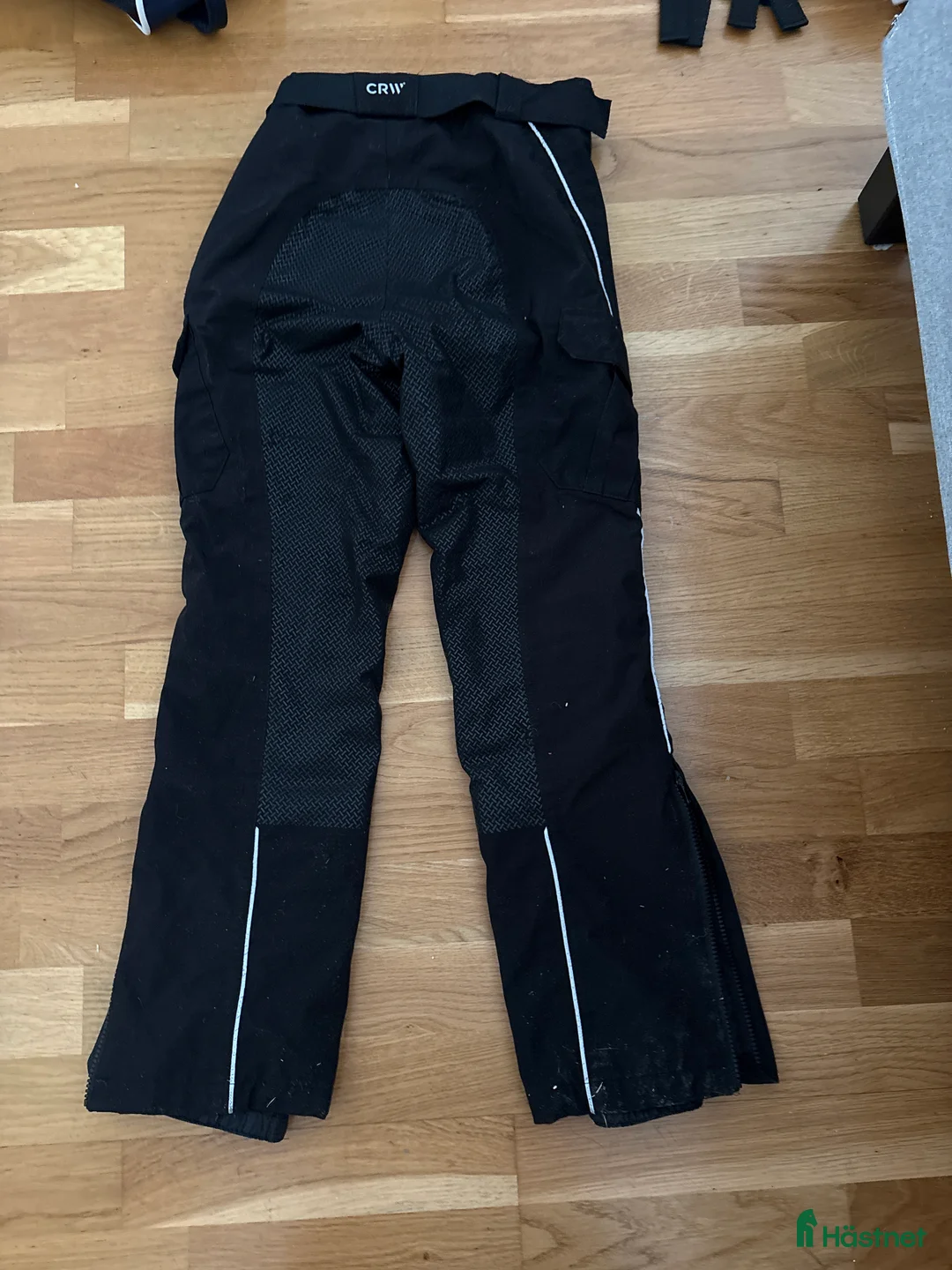 Ridbyxor ryttarutrustning till salu: Överdragsbyxor med helskoning för barn i Västerås - Annons 2