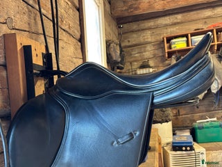 Sadlar hästutrustning till salu: Lippo Enzo i fint skick i Lammhult - Annons 1