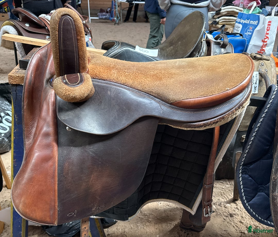 Sadlar hästutrustning till salu: Damsadel i Stockholm - Annons 1