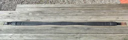 Sadeltillbehör hästutrustning till salu: Svart sadelgjord 130cm  - Annons 2