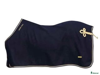 Täcken hästutrustning till salu: Ylletäcke NYA i Ockelbo - Annons 1