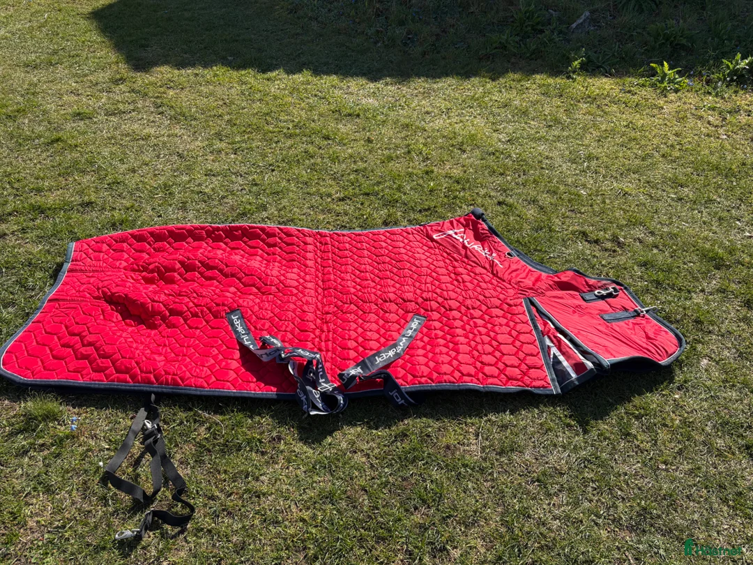 Täcken hästutrustning till salu: Täcke John Whitaker i Färjestaden - Annons 2